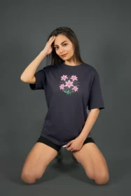 Жіноча футболка з принтом Floral Pulse (00250) Фуме