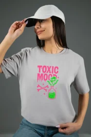 Жіноча футболка з принтом | Toxic mood (00108) Світло-сіра