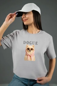 Жіноча футболка з принтом | Dogue (00142) Світло-сіра